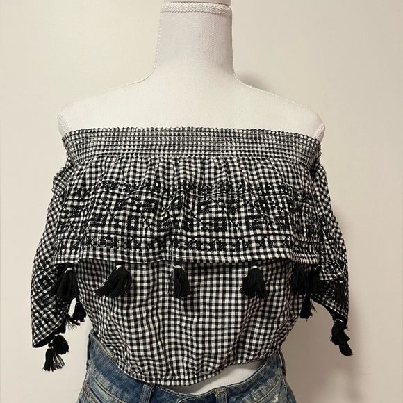 Off The Shoulder Crop Top - Picture 2 of 2